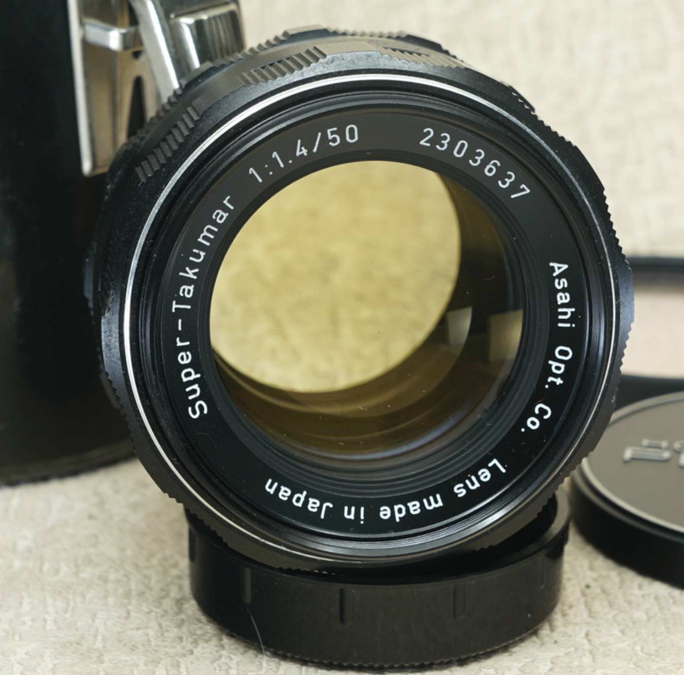 Takumar 50mm f1.4 — ตำนานเลนส์เหลือง Thorium