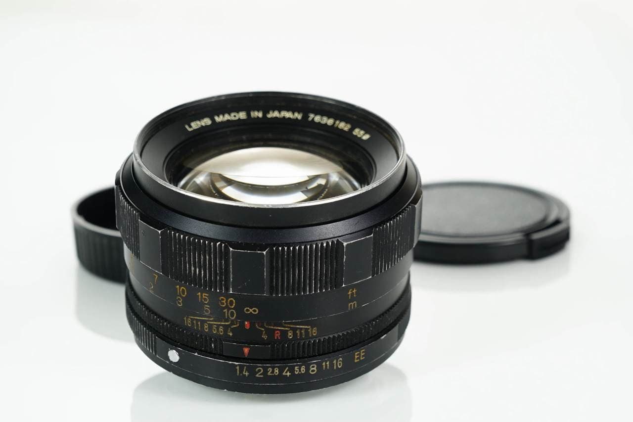 Konica Konica 50mm f1.4 view 2