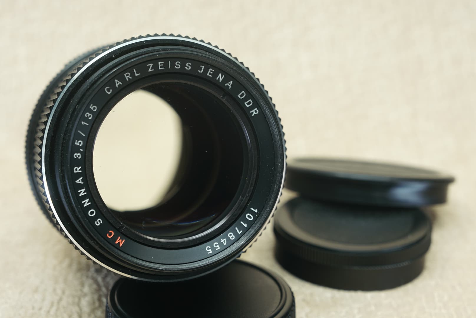 Carl Zeiss Sonnar 135mm f3.5 เลนส์มือหมุนวินเทจ เมาท์ M42 — โบเก้ฟุ้ง