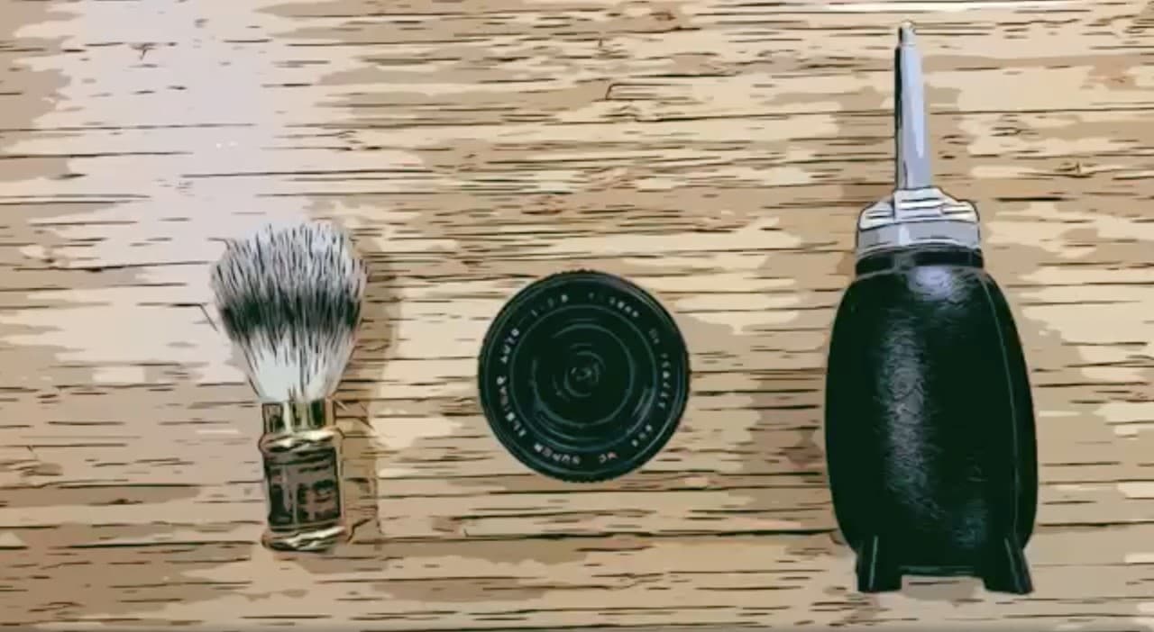 เช็ดเลนส์มือหมุนอย่างไร ไม่ให้เกิดรอยขนแมว