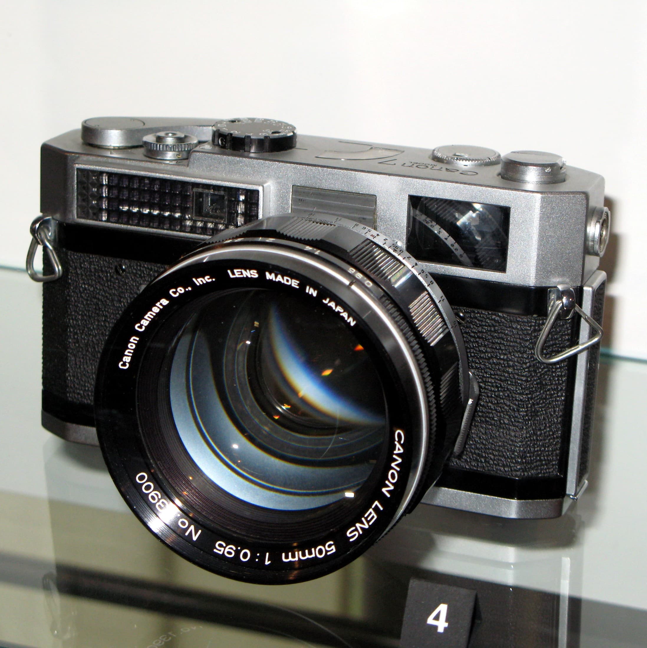 Canon 50mm f/0.95 "Dream Lens" heritage lens body