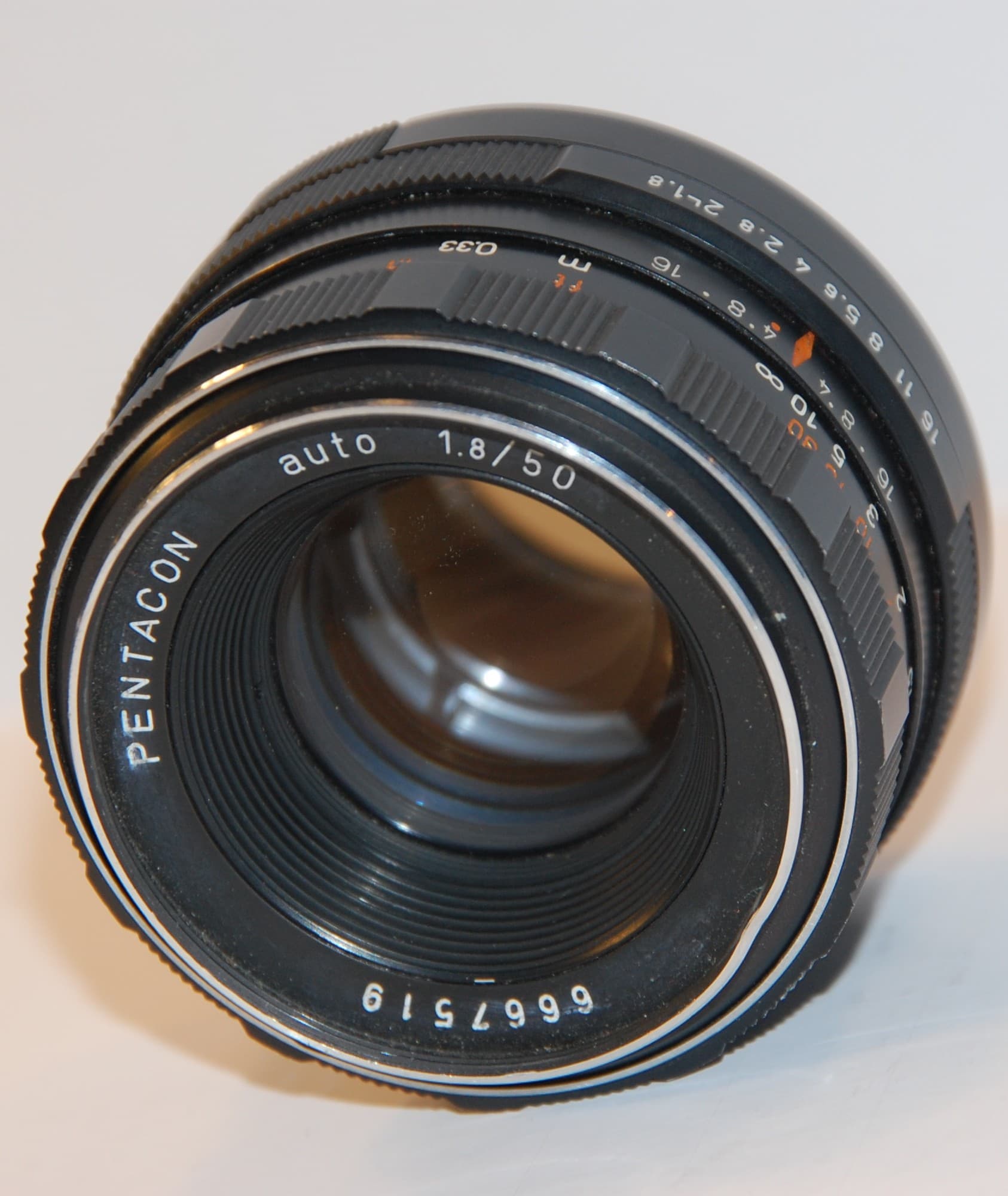 Pentacon 50mm f1.8 heritage lens body