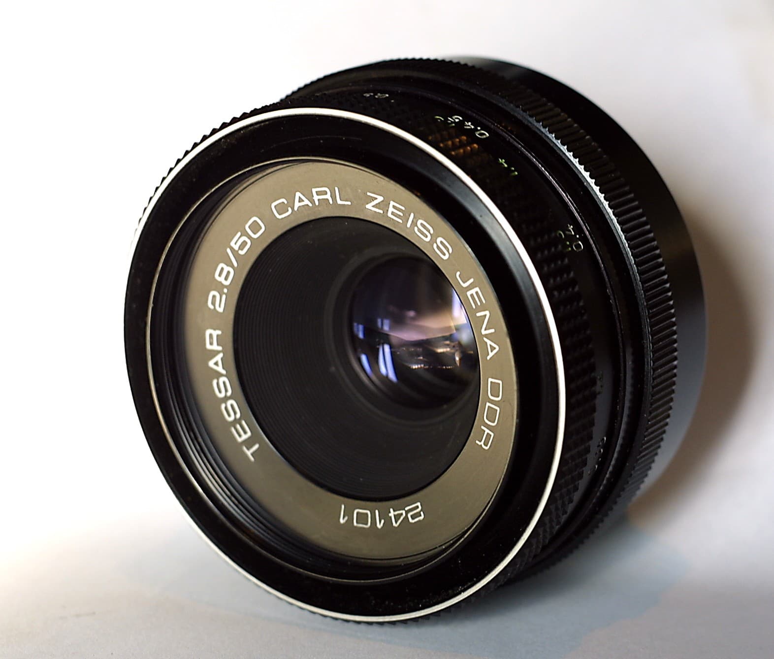Carl Zeiss Tessar heritage lens body