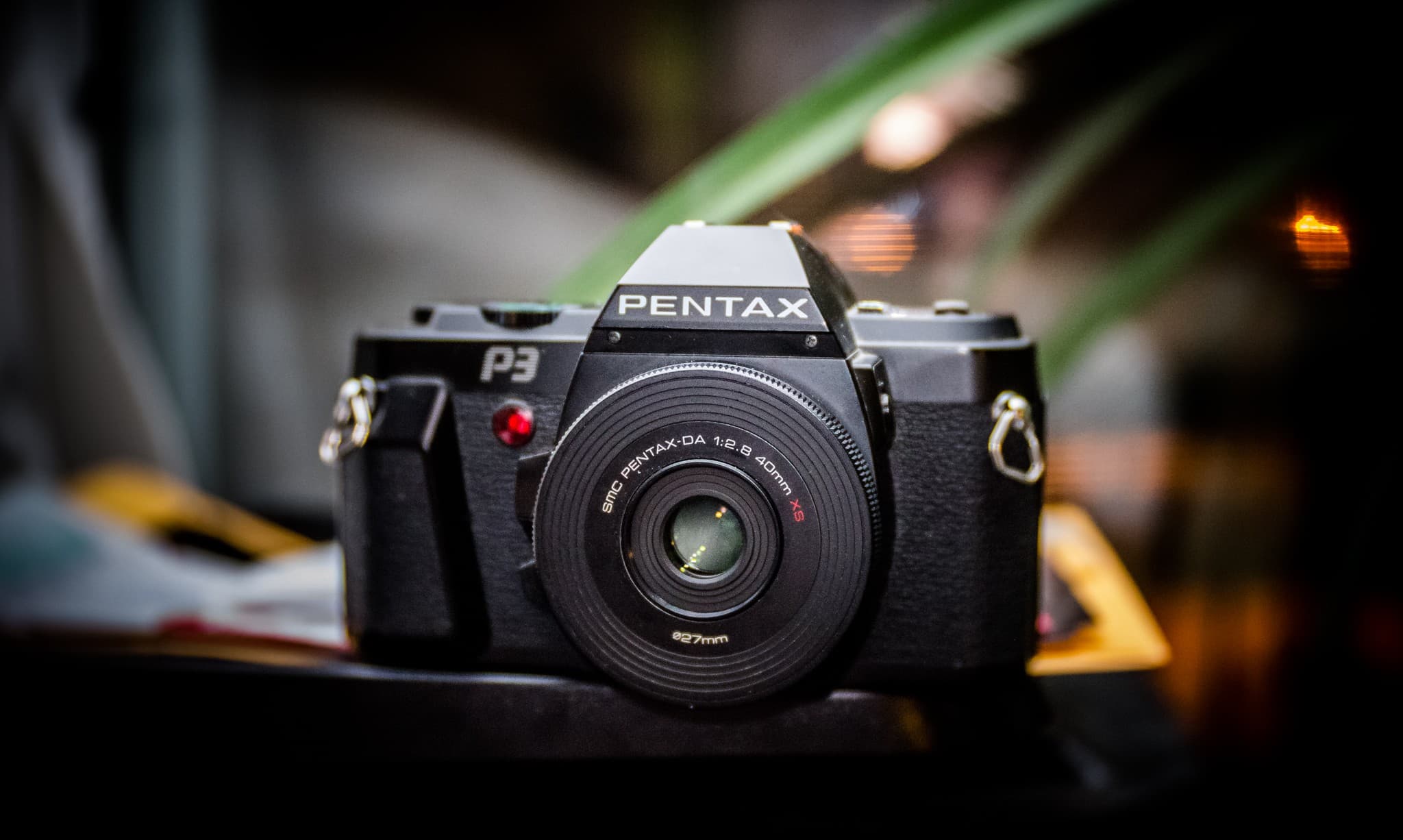 Pentax SMC Pentax-M 40mm f/2.8 Pancake heritage lens body