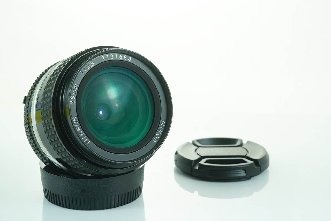 Nikon Nikon 28mm f3.5 heritage lens body
