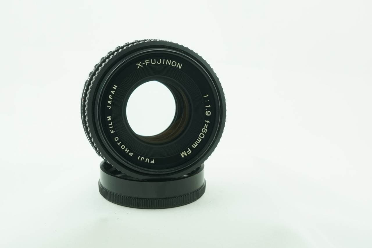 Fuji X-Fujinon FM 50mm f1.9 heritage lens body