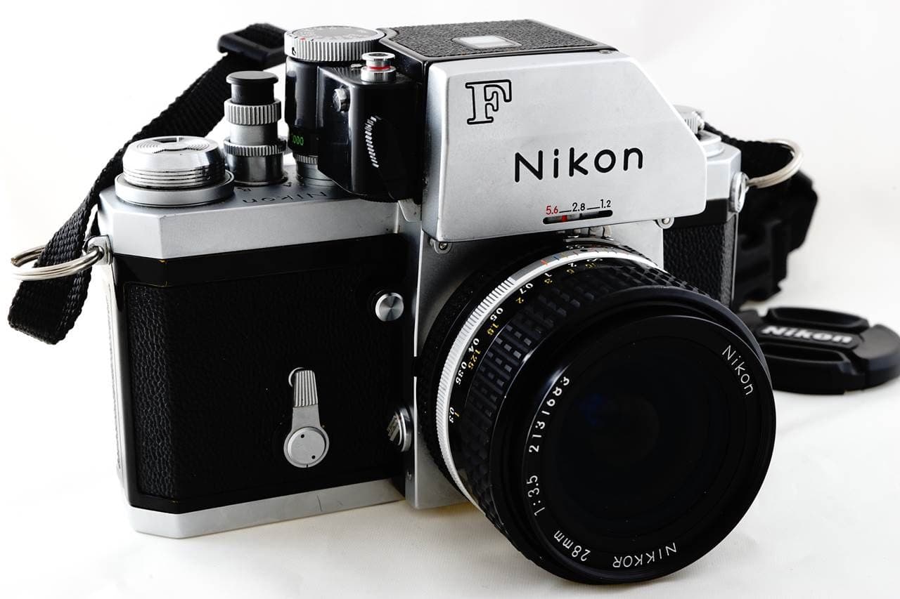Nikon Nikon 28mm f2.8 heritage lens body
